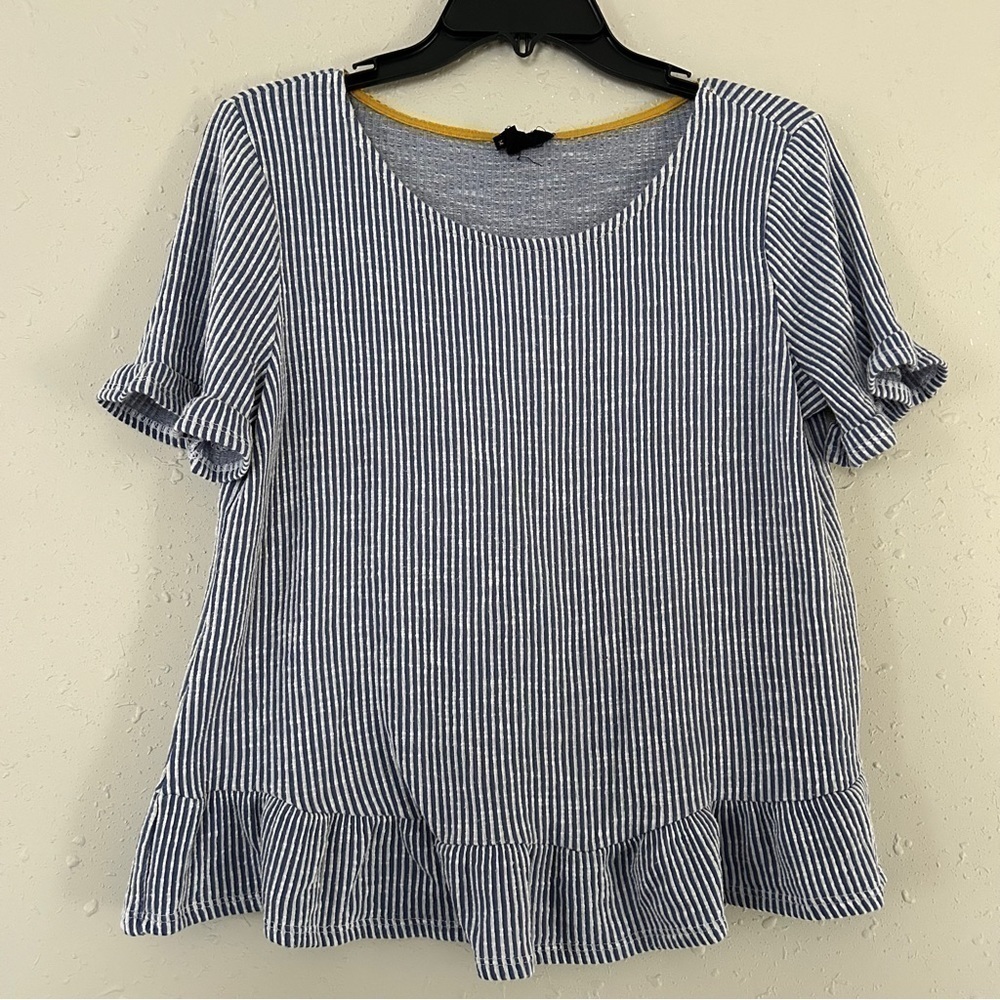 🦋 W5 Blue White Pin Stripe Ruffle Short Sleeve Casual Spring Blouse Medium